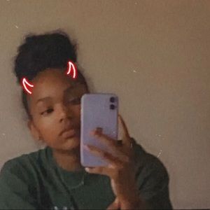 Meet your Posher, Kayla